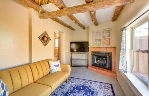 Near Hiking and Skiing Mora Cottage with Mtn Views - Foto 4