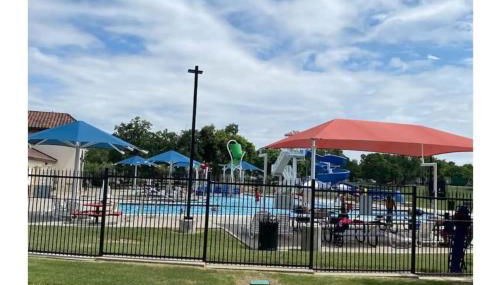 StockYards! Walk 3 Blocks-Ranch House sleeps 8 - Foto 3