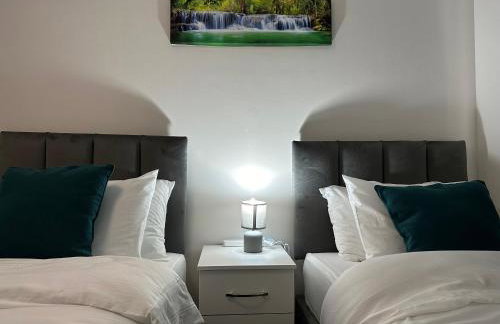 Affluent Living Property perfect for contractors & individuals Free Parking - Foto 10