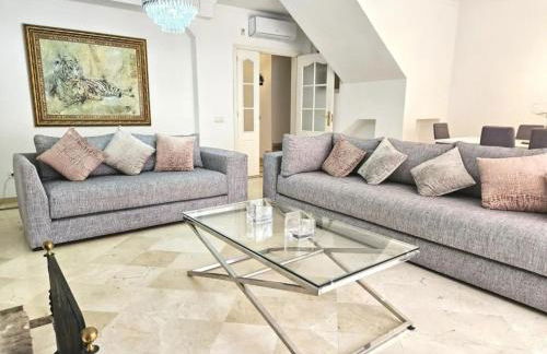 Amplia Casa en una zona ideal - Pass the Keys - Foto 1