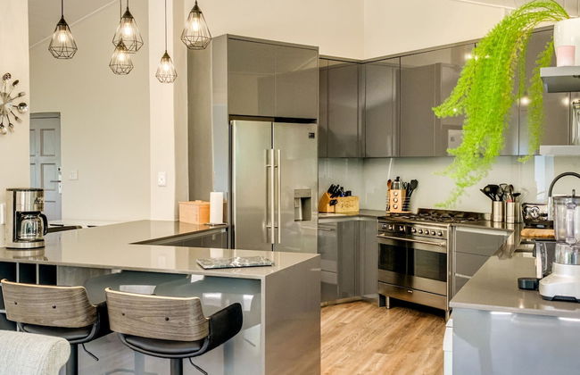 Charming Home With Mountain Views at Rivendell - Photo 10