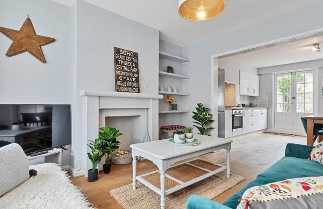 Hove Actually House - 4 Bedrooms - Garden - Photo 7