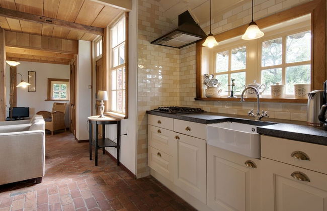 Cozy Apartment in Enschede Near Forest - Photo 19