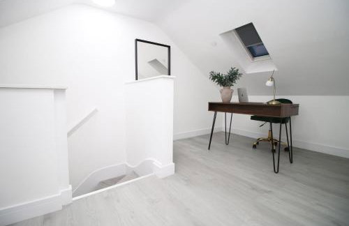 New Cardiff Bloc Exclusive Apartments By Prime Stays - Shops and Parking - Great for Groups and Families - Foto 71