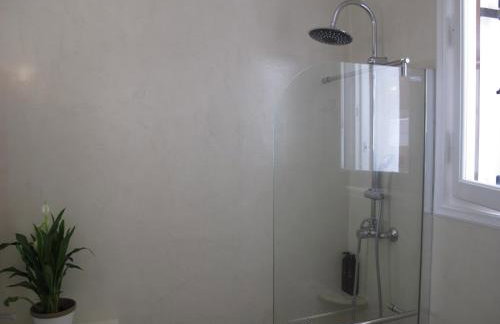 Seafront Calista Beach House With Garden - Foto 34