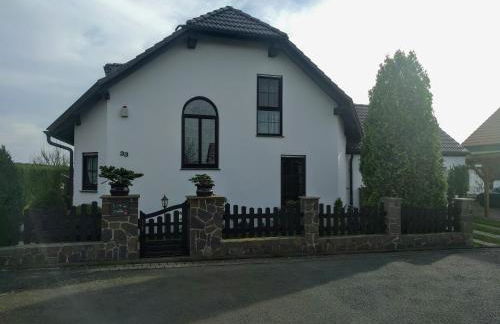 Ferienwohnung mit Terrasse - Foto 1