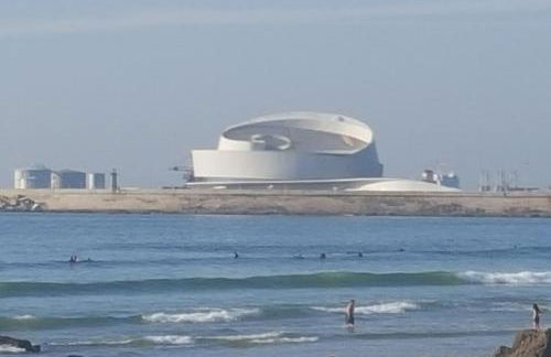 Yellow House - Photo 12