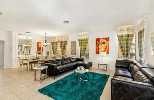 Lakeview 6-Bedroom Retreat with Game Room, Private Pool, Spa & Resort Amenities - Ideal for Families & Groups - Foto 11