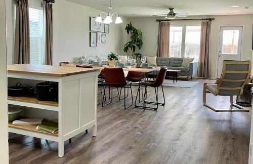 Perfect 4Bd with King Bed Vacation Home - Photo 47