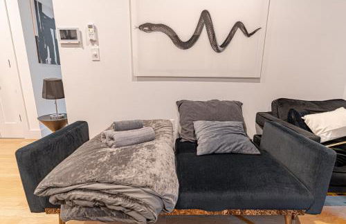 Cozy Brooklyn Getaway with Balcony - Foto 10