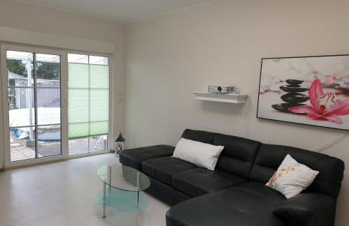 Ferienhaus mit Sommerpool, Terrasse und Glashaus - Foto 4