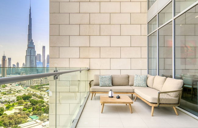 Luxe and Modern Duplex in Difc - Photo 1