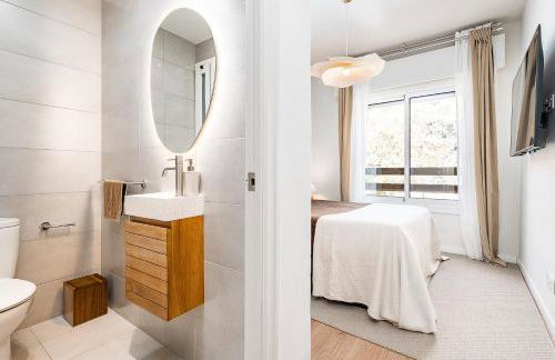 Barcelona Stadium Luxury Apartment - Photo 20