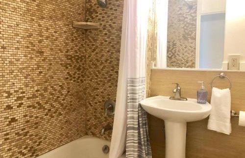 Oceanfront Stay w/ AC, BBQ, Washer/Dryer & Kitchen - Foto 29