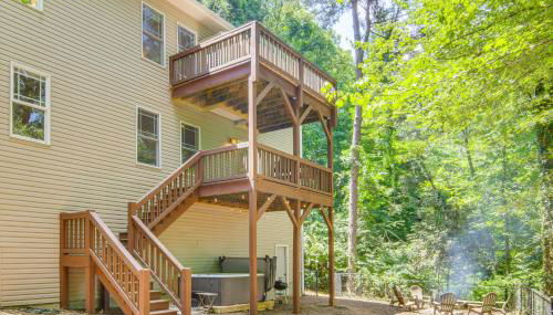 Black Mountain Hideaway with Hot Tub and Pool Table! - Foto 3