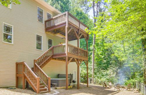 Black Mountain Hideaway with Hot Tub and Pool Table! - Foto 3