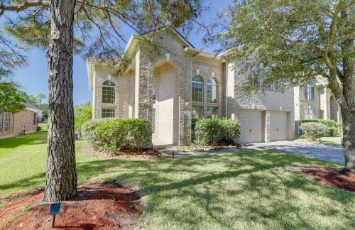 Lake-View Home with Pool Access in Legends Ranch! - Foto 37