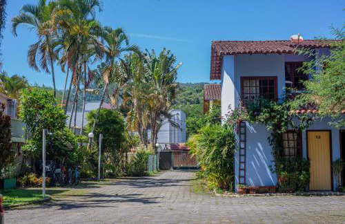 Casa em condomínio com piscina - Foto 32