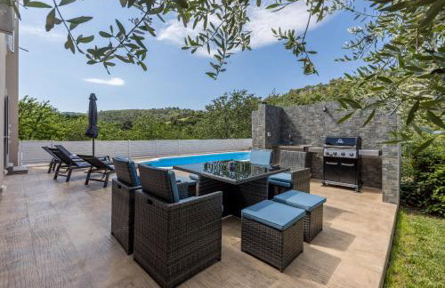 Villa Arbareto with heated swimming pool - Photo 2