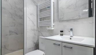 Le Parmentier - RER C à 5min, Self-Checkin - Foto 5, Shower