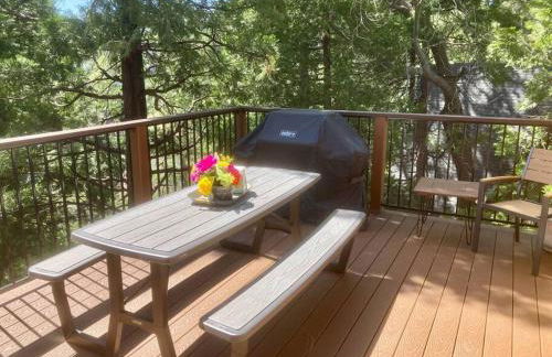 Cozy 3BR Dog-Friendly Cabin- Level 2 EV Chgr - Photo 5