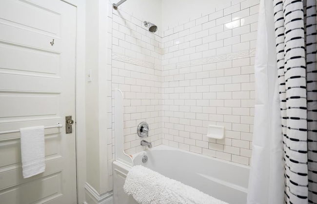 The Traveler's Nook Walk to City Park - Foto 27