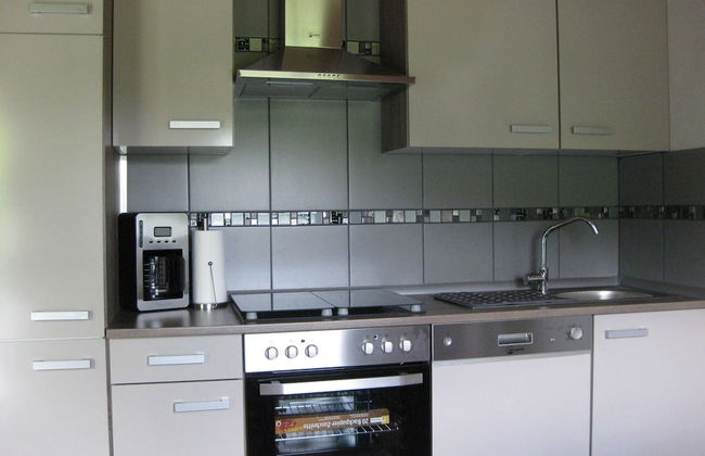 Wooden Bungalow With a Terrace, in a Wooded Area - Foto 10