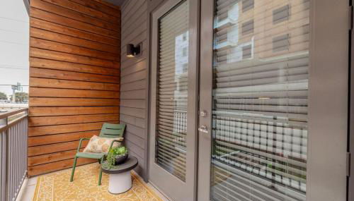 Designer Vibes -Walk-In Shower -Pool Access - Foto 1