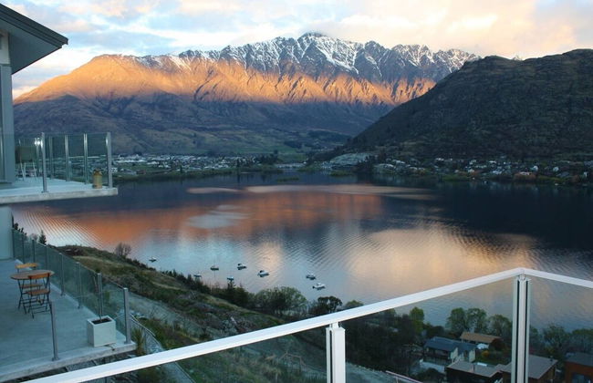 Remarkable Lake View Townhouse Queenstown Hill - Foto 48