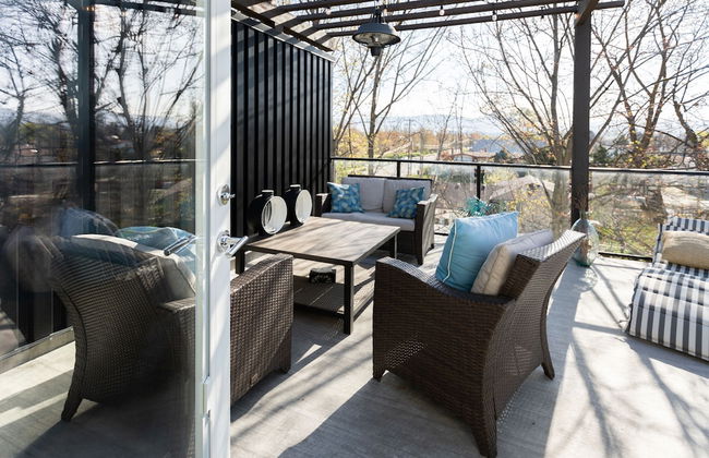 DT 3-lvl Townhouse w Rooftop Patio - Photo 46