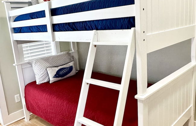 Sea View Play 3 Bedroom Home by RedAwning - Photo 12