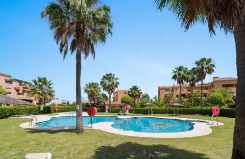 Family Friendly 2BR in Casares Pool and Padel Fun - Foto 1