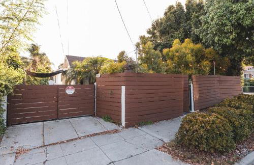 Modern & Airy Silver Lake 2bedroom 2 bath Front House - Photo 47