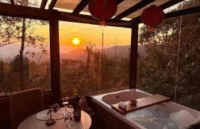 Chalé Romântico com Jacuzzi Próximo ao Templo Budista - Foto 1