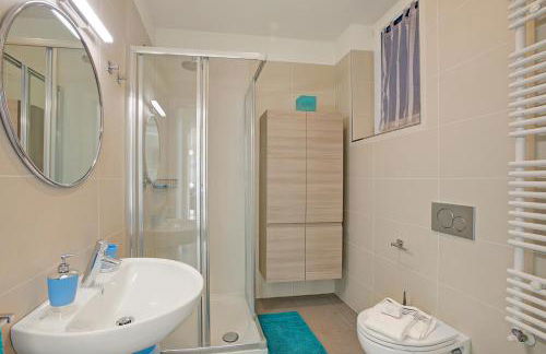 Sogno Sul Lago Lake Front - Happy Rentals - Photo 30