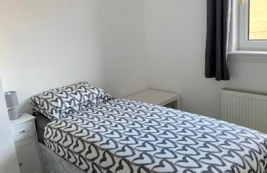 3 bedrooms house with free parking in a quiet area - Photo 31