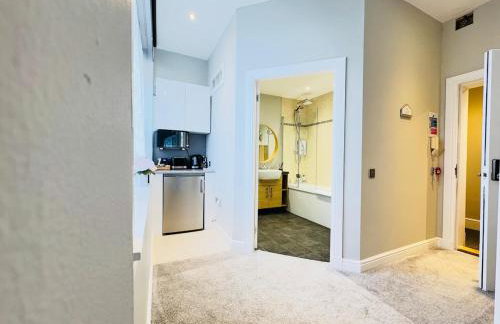 Top Floor Getaway with Cozy Canopy Bed - Foto 9