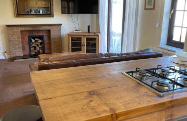 Large, 3 Floors, Quiet, Sleeps 16, 4 Bathrooms, 5 Parking, Semi rural Leicester - Foto 29