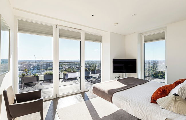 Luxurious 3-bed Sky-high Battersea Gem - Foto 2