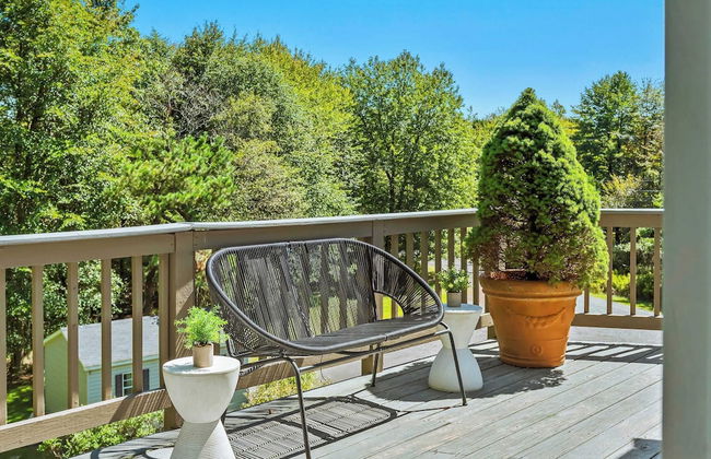 Lake It Right by Avantstay Lakefront w/ Dock, Hot Tub, Fire Pit & Game Room - Photo 32