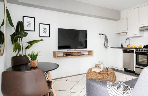 *NEW* The Layla: Rooftop | Walkable | Downtown - Photo 3