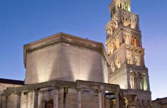 Spacious Apartment Center - Photo 63