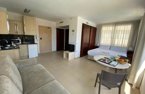 Atenea Park - Suites Apartments - Photo 4