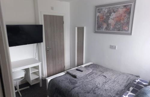 Large 6 Bed 6 Bathroom House - Ideal For Families, Large Groups, Contractors & Business Travellers - Foto 18