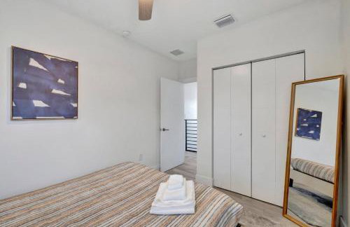 3BR 2.5BA Townhome-10 mins to FTL Beach and Downtown - Foto 13