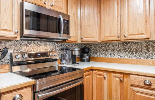 Summit Forester #47 BLDG.2 Bedrm / 2 bath Ski in Ski Out! Steps to Chair 15 at Little Eagle Lodge! - Foto 6