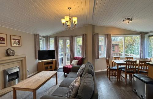 Churchill Lodge - Photo 4