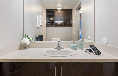 Modern 2BR/2BA in Irvine Pool & Gym - Foto 18