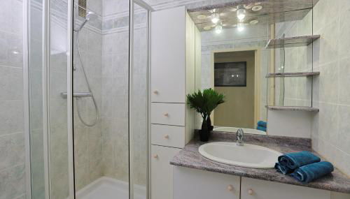 Lumière et Espace, Lyon et Pilat à votre Portée - Foto 5, towels, Shower