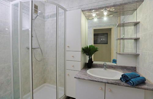 Lumière et Espace, Lyon et Pilat à votre Portée - Foto 5